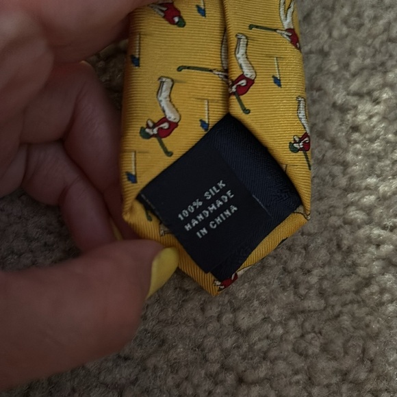 American Living: Golf Tie 100% Silk - Picture 3 of 5